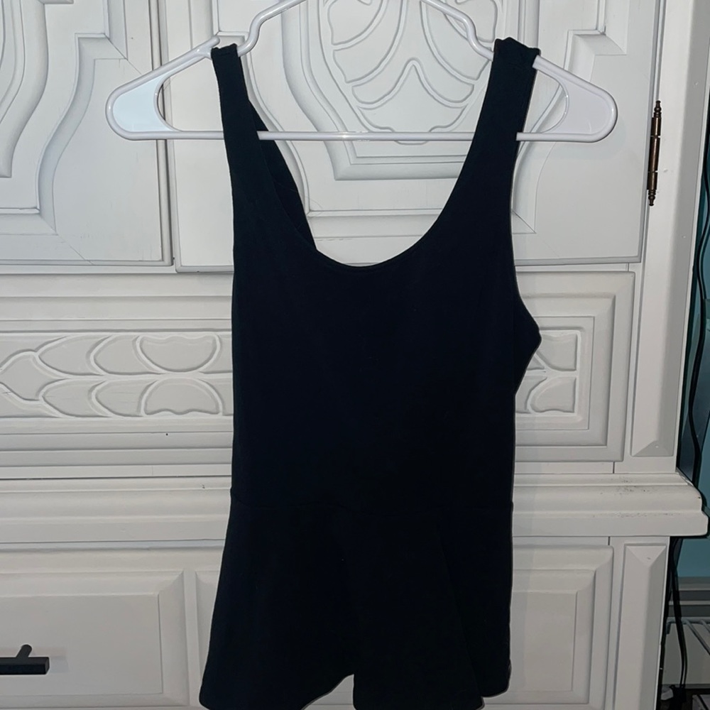 Women’s Express tank top medium